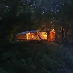 Log On The - Sleeps 4 & Jacuzzi *