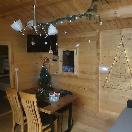 Log On The - Sleeps 4 & Jacuzzi Feriehus *
