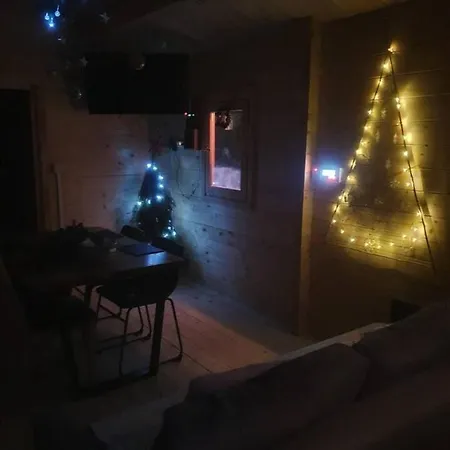 Semesterbostad Log On The - Sleeps 4 & Jacuzzi Portroe