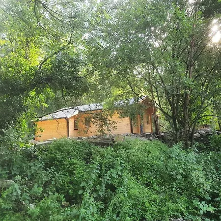 Дом отдыха Log On The - Sleeps 4 & Jacuzzi *