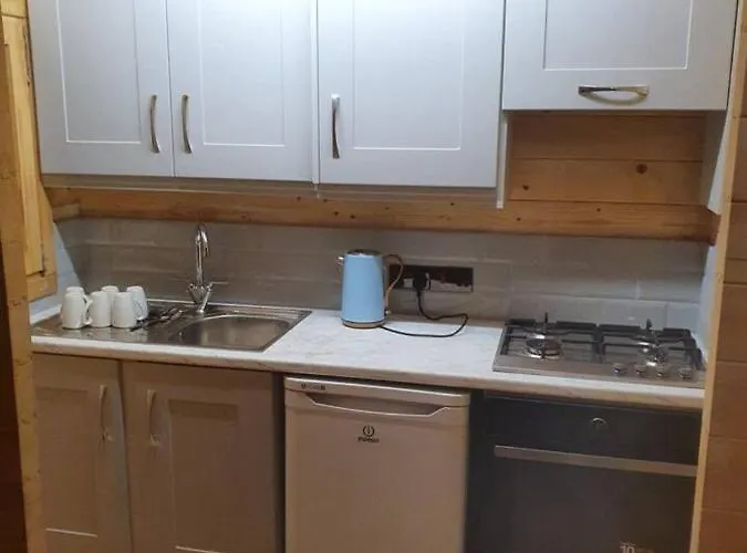 בית נופש Log On The - Sleeps 4 & Jacuzzi