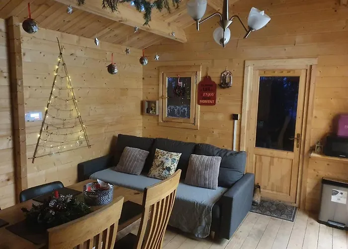 Dom wakacyjny Log On The - Sleeps 4 & Jacuzzi Portroe