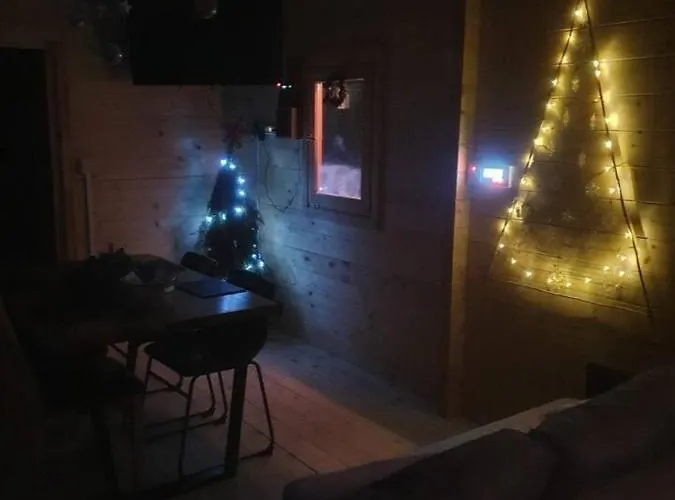 Dom wakacyjny Log On The - Sleeps 4 & Jacuzzi Portroe