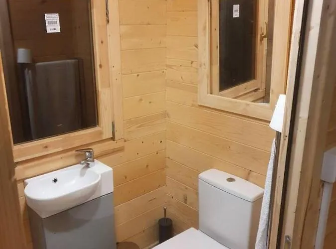 בית נופש Log On The - Sleeps 4 & Jacuzzi *