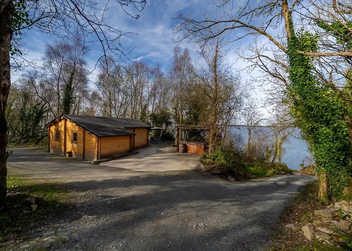 Log On The - Sleeps 4 & Jacuzzi